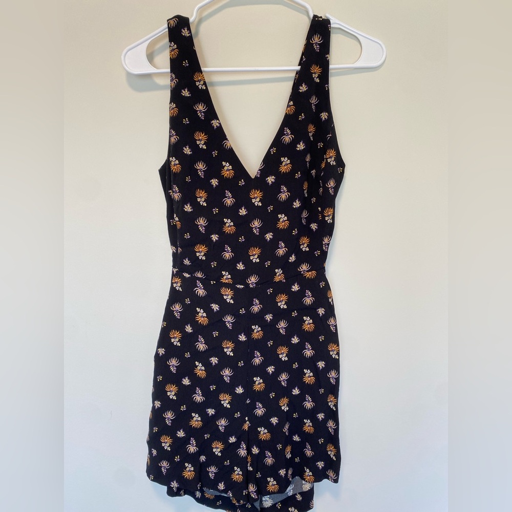 Aritzia Wilfred Romper With Tie back